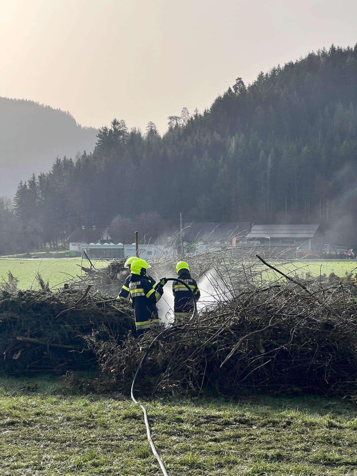 Tiffen Osterfeuer in Brand