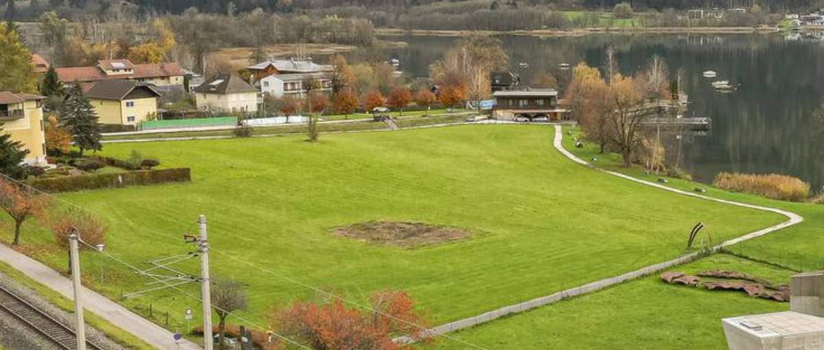 Protest gegen ein Badehaus In Steindorf