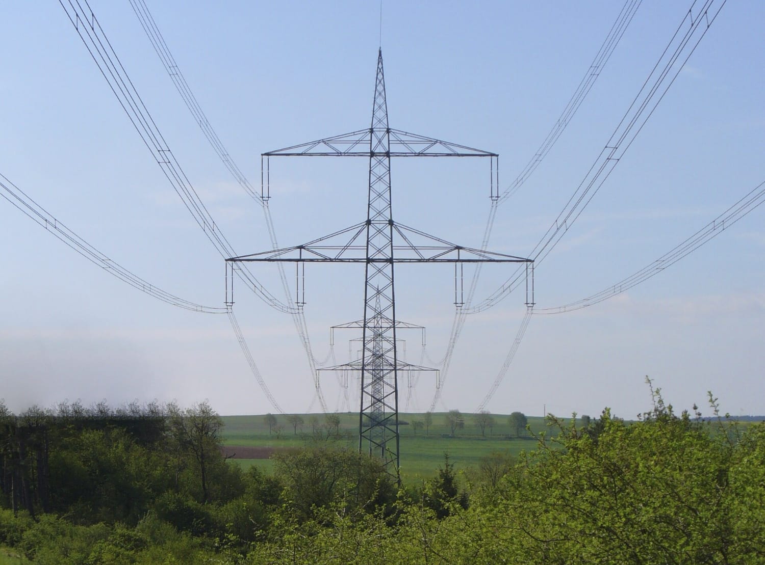 Höchstspannungsleitung,Spannung von bis zu 380.000 Volt