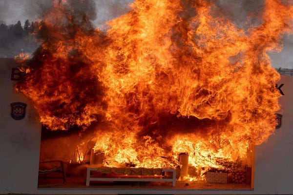 20 Sekunden bis zum Vollbrand eines Christbaums.